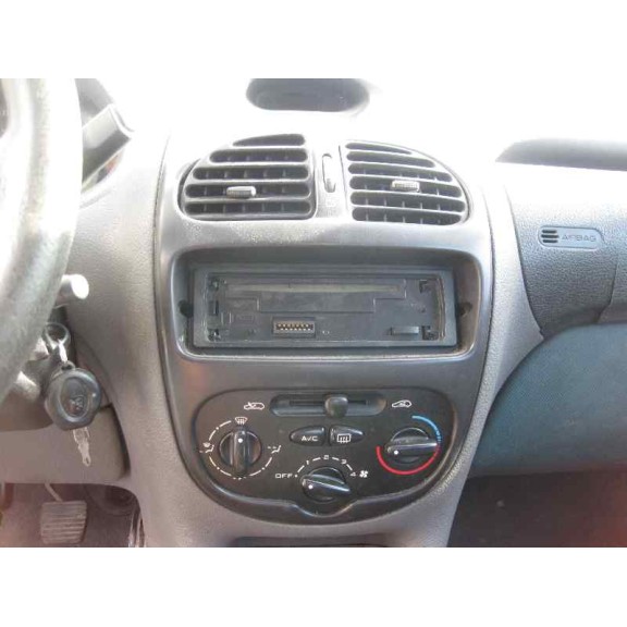 peugeot 206 berlina del año 2000