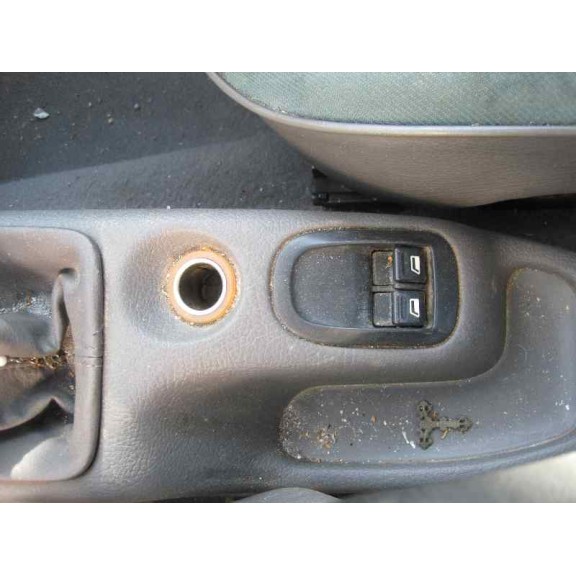 peugeot 206 berlina del año 2000