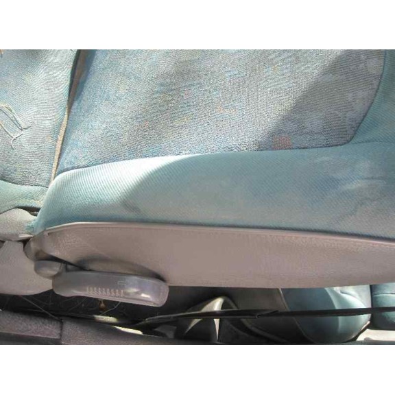 peugeot 206 berlina del año 2000