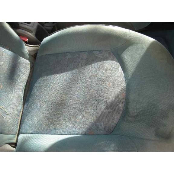 peugeot 206 berlina del año 2000