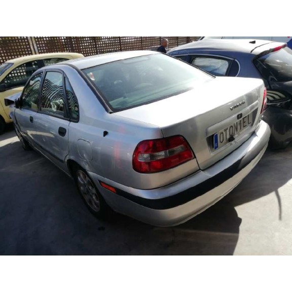 volvo s40 berlina del año 2000