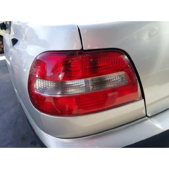 volvo s40 berlina del año 2000