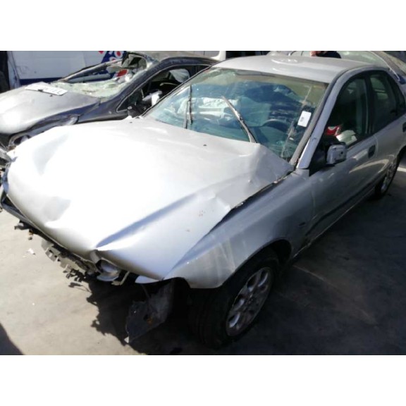 volvo s40 berlina del año 2000