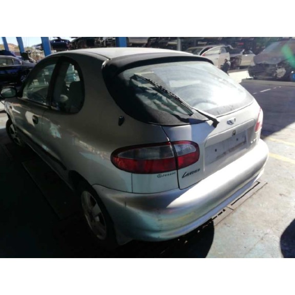 daewoo lanos del año 2000