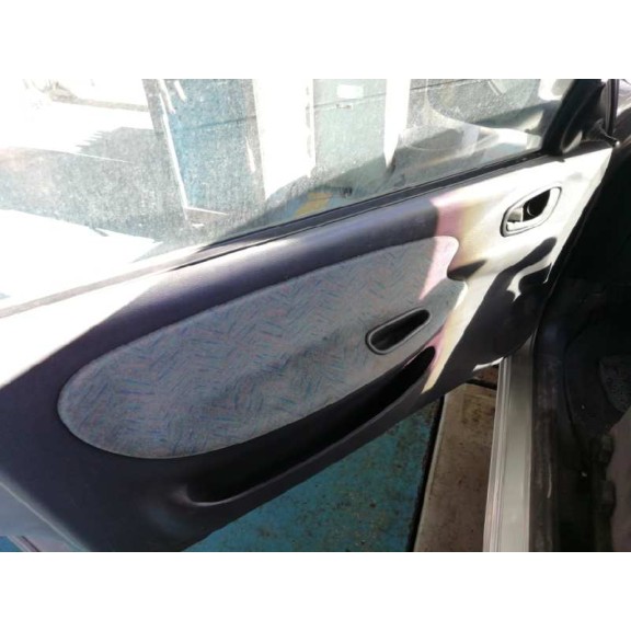 daewoo lanos del año 2000