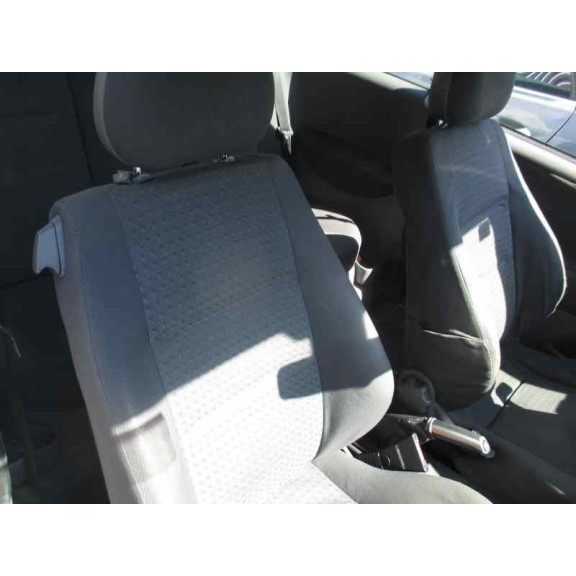 opel corsa c del año 2001