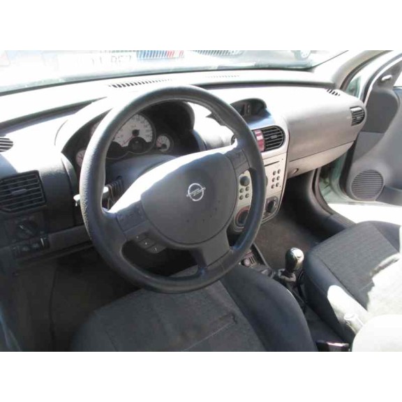 opel corsa c del año 2001