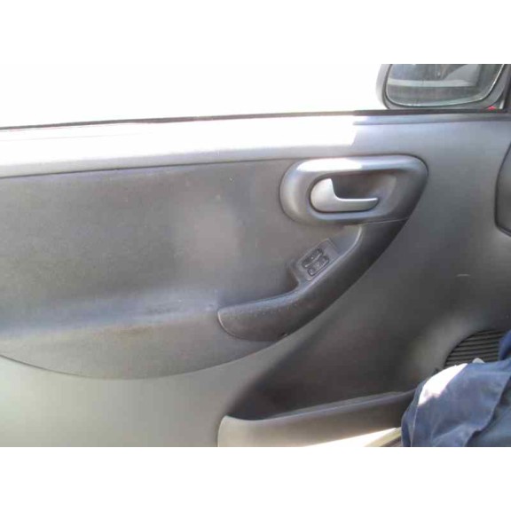 opel corsa c del año 2001