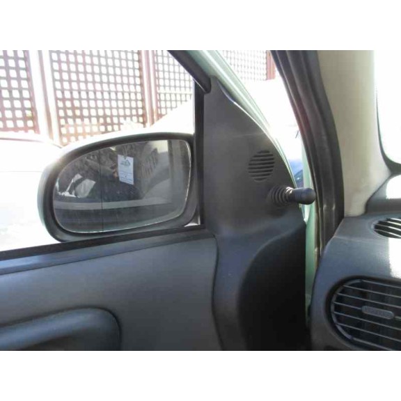 opel corsa c del año 2001