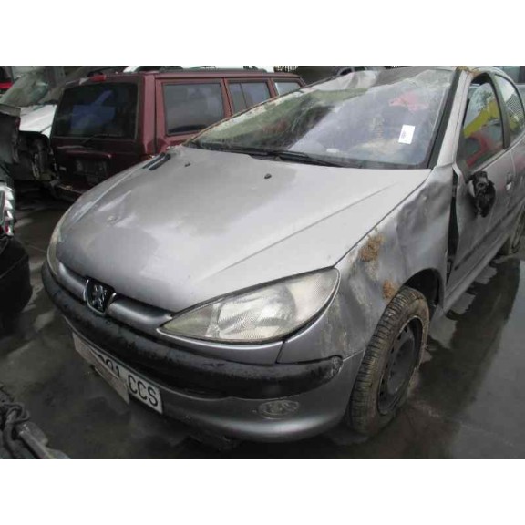 peugeot 206 berlina del año 2002