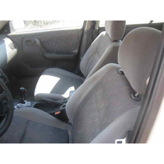 nissan primera berlina (p11) del año 1998