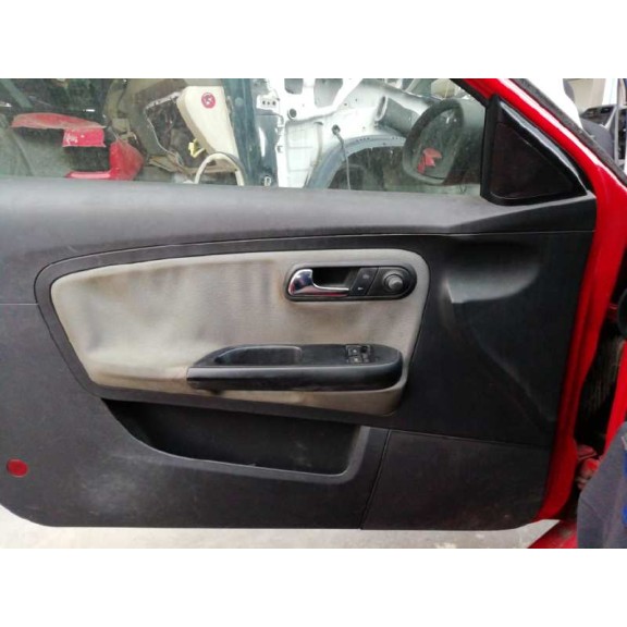 seat ibiza (6l1) del año 2004