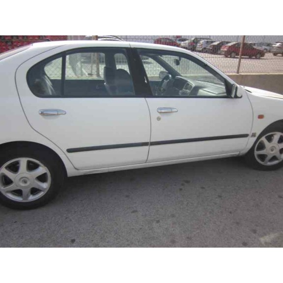 nissan primera berlina (p11) del año 1999