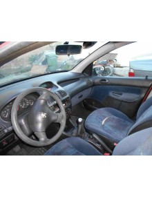 peugeot 206 berlina del año 2000 2