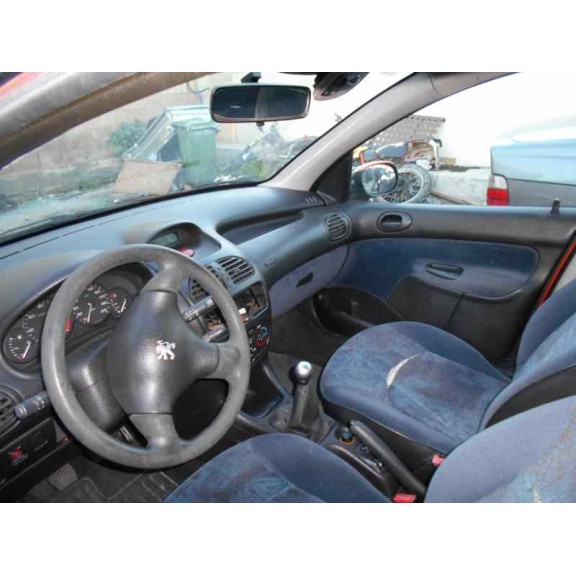 peugeot 206 berlina del año 2000