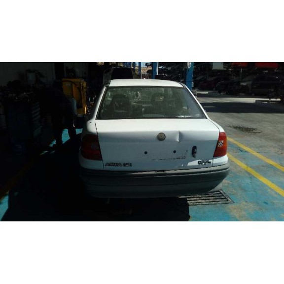 opel astra f berlina del año 1995