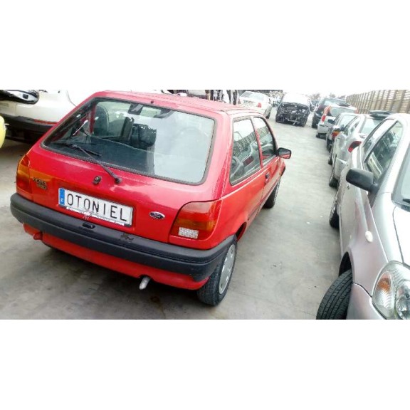 ford fiesta berlina del año 1996
