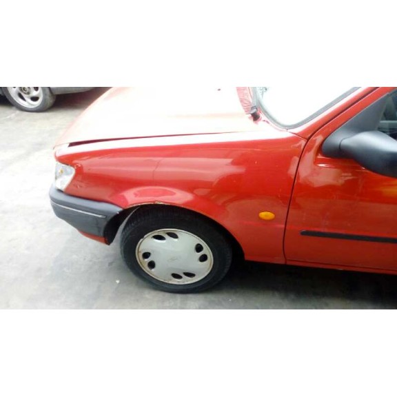 ford fiesta berlina del año 1996