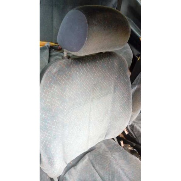 ford fiesta berlina del año 1996