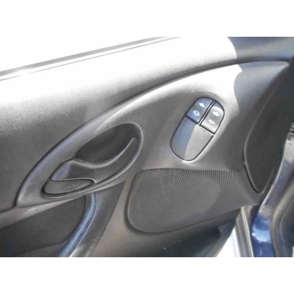 ford focus berlina (cak) del año 1999