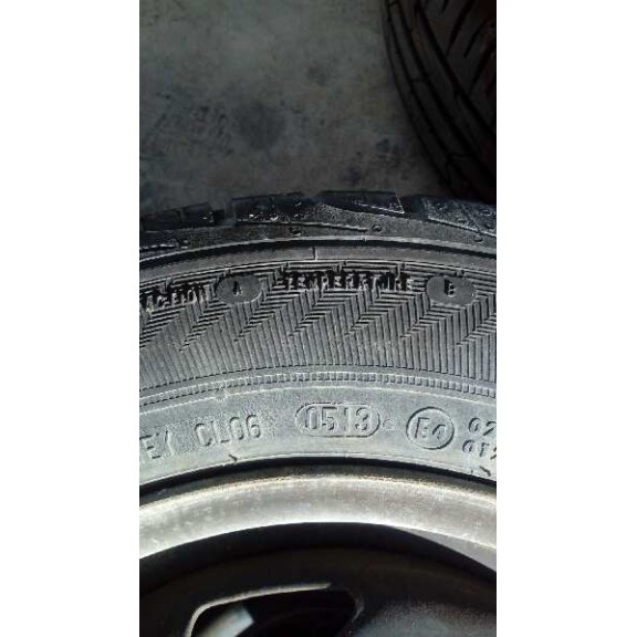 ford fiesta berlina del año 1996