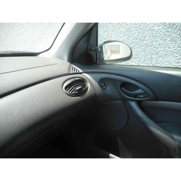 ford focus berlina (cak) del año 1999