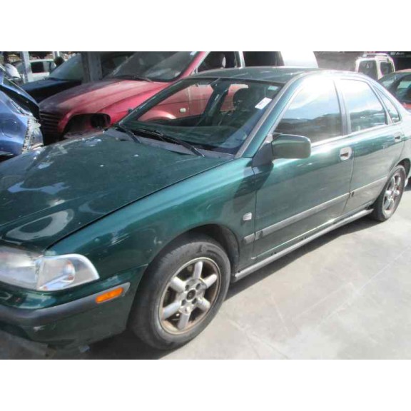 volvo s40 berlina del año 1998