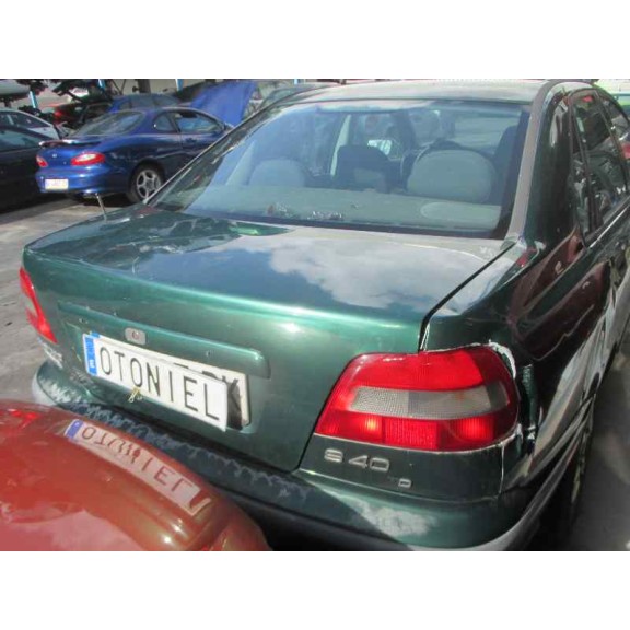 volvo s40 berlina del año 1998