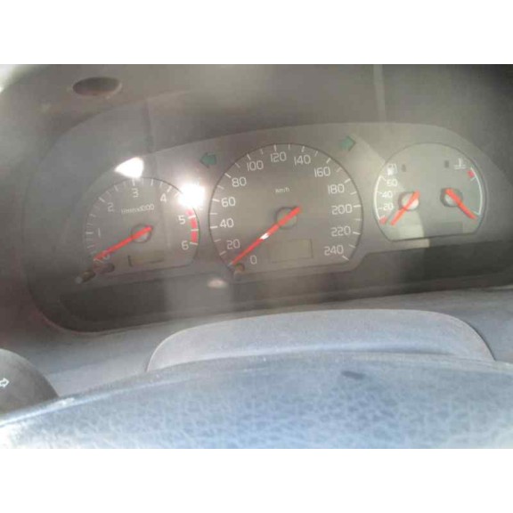 volvo s40 berlina del año 1998