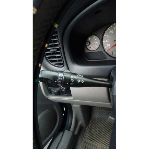 nissan almera (n16/e) del año 2001