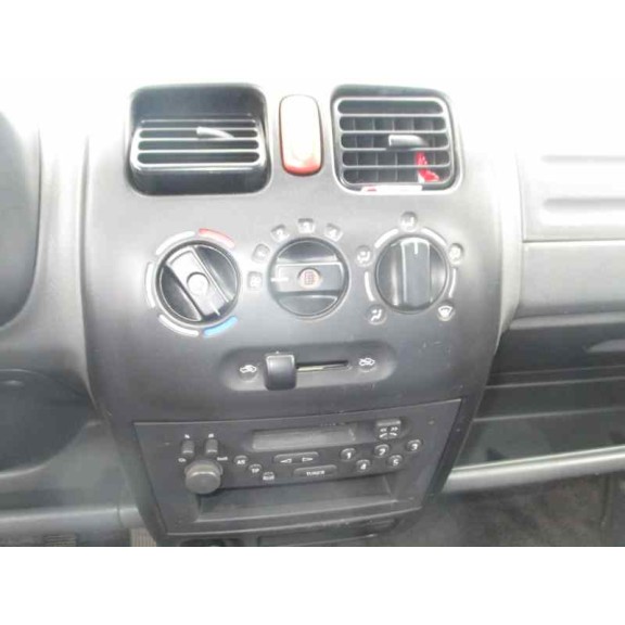 opel agila del año 2000