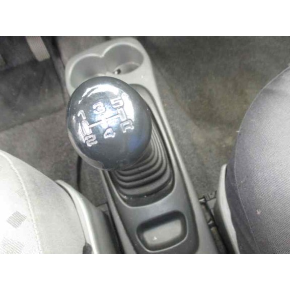 opel agila del año 2000