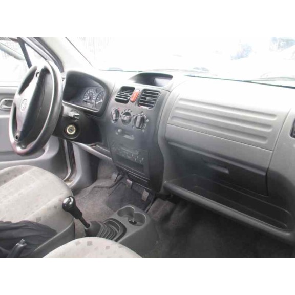 opel agila del año 2000