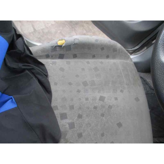 opel agila del año 2000