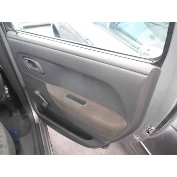 opel agila del año 2000