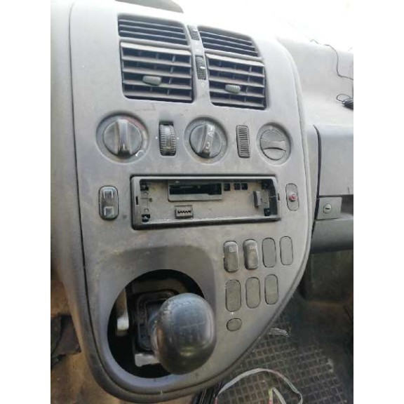 mercedes-benz vito (w638) combi del año 2000