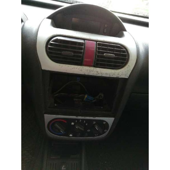 opel corsa c del año 2004