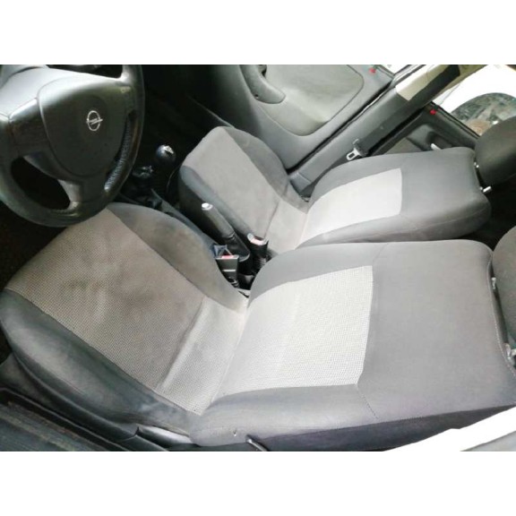 opel corsa c del año 2004