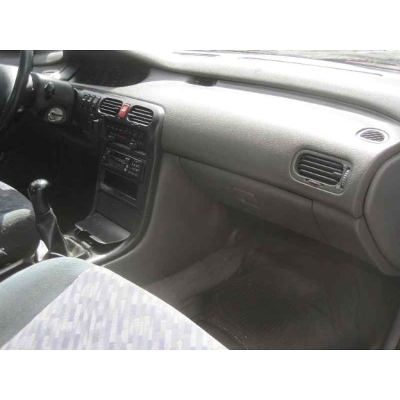 mazda 626 berlina (ge) del año 1992