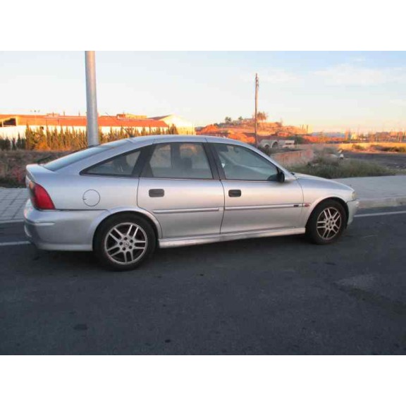 opel vectra b berlina del año 1999