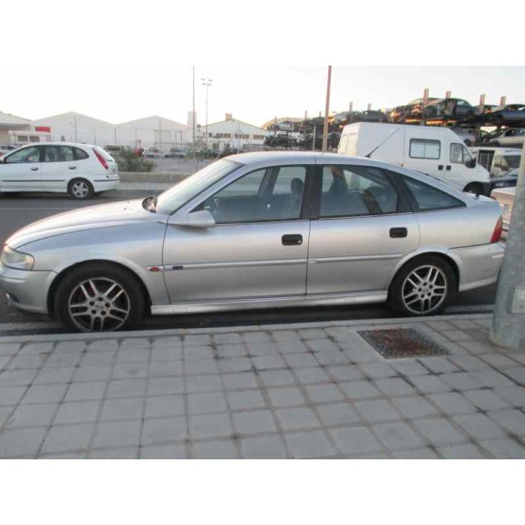 opel vectra b berlina del año 1999
