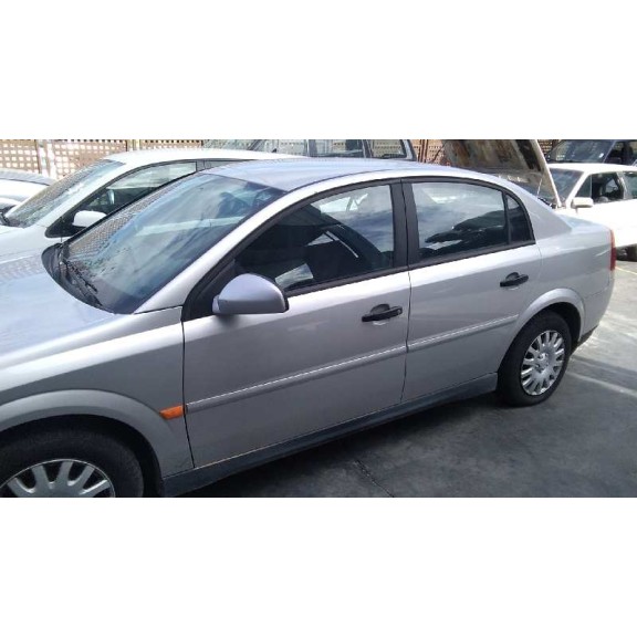 opel vectra c berlina del año 2002