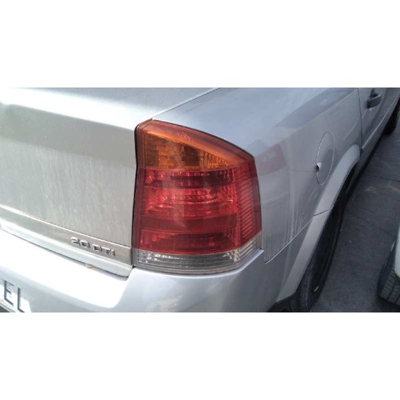 opel vectra c berlina del año 2002