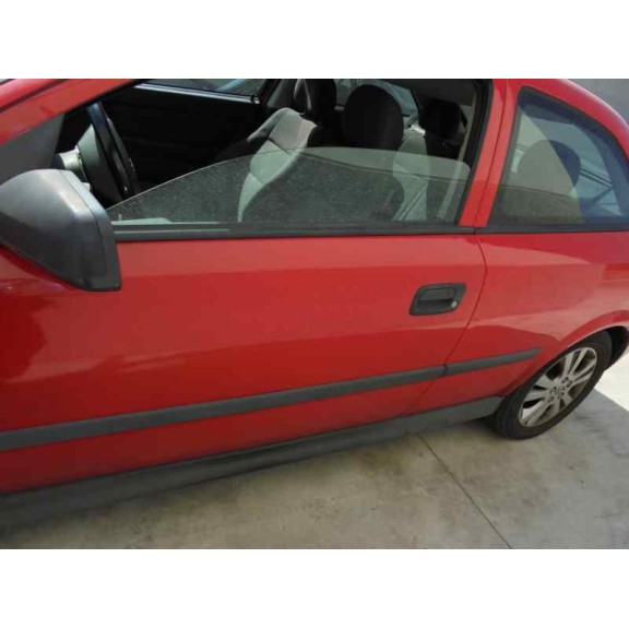 opel astra g berlina del año 2002