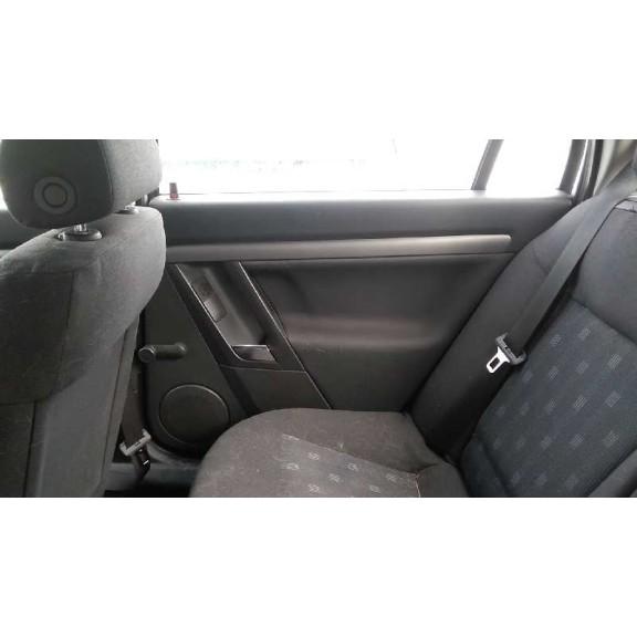 opel vectra c berlina del año 2002