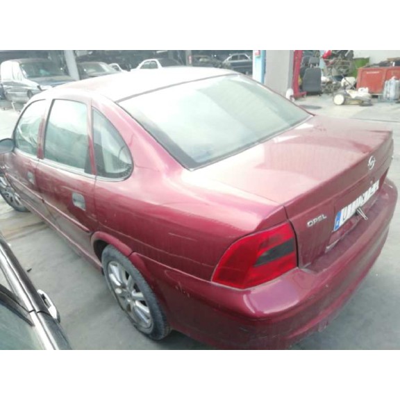 opel vectra b berlina del año 2000