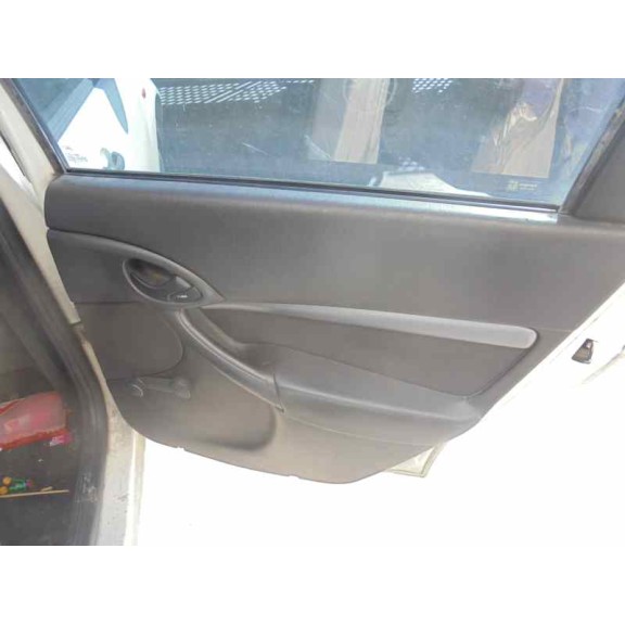 ford focus berlina (cak) del año 2004