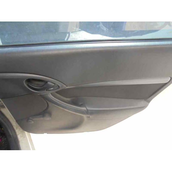 ford focus berlina (cak) del año 2004