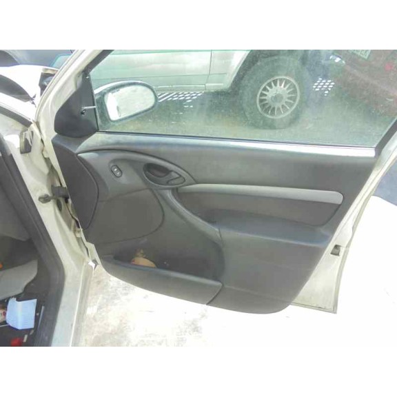 ford focus berlina (cak) del año 2004