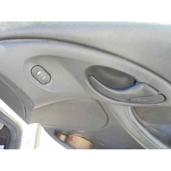 ford focus berlina (cak) del año 2004